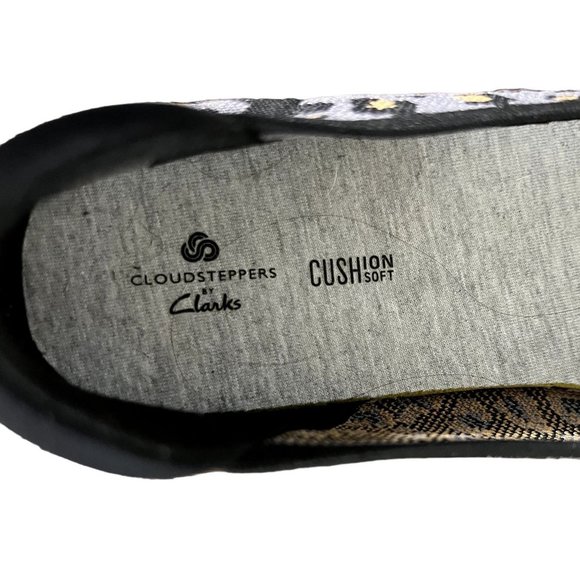 Clarks Cloudsteppers women's gray patterned Cusion Soft flats shoes size 8.5 - Picture 6 of 8